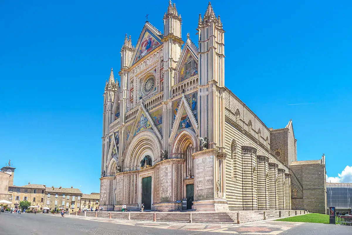 Il duomo di Orvieto Orvieto ci riprova: arte, cibo e territorio per rilanciare la proposta enogastronomica
