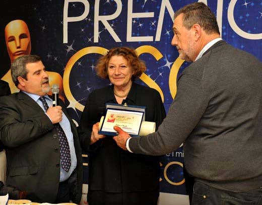 da sinistra: Sandro Romano, Mariella Morosi (in rappresentanza di Italia a Tavola) e Gianfranco Vissani (foto Rocco Lamparelli) da sinistra: Sandro Romano, Mariella Morosi (in rappresentanza di Italia a Tavola) e Gianfranco Vissani (foto Rocco Lamparelli)