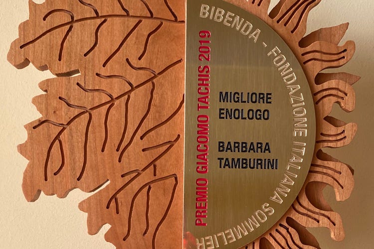 Il Premio consegnato a Barbara Tamburini (Assegnati gli Oscar del Vino È una donna il miglior enologo)