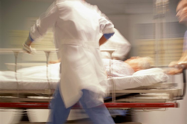 Ospedali a rischio in Svizzera - Svizzera, ospedali a rischio Niente cure ad anziani col virus