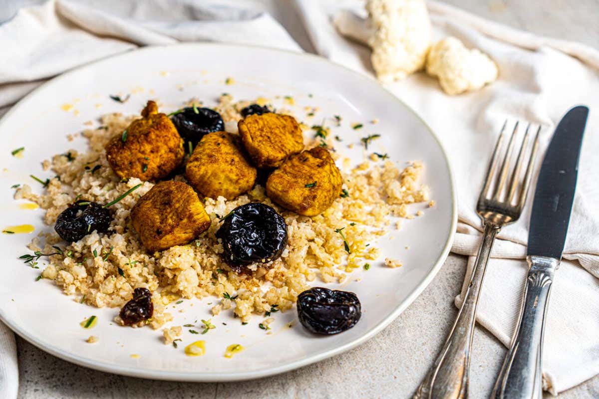 Alcuni piatti con Prugne della California Tanti minerali per rafforzare le ossa: sport e dieta sana le armi migliori Alcuni piatti con Prugne della California Tanti minerali per rafforzare le ossa: sport e dieta sana le armi migliori