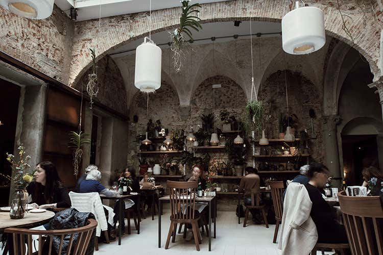 Una vista del suggestivo locale (Gli ossimori culinari di Barbaglini Valgono la cena a La Ménagère) Una vista del suggestivo locale (Gli ossimori culinari di Barbaglini Valgono la cena a La Ménagère)