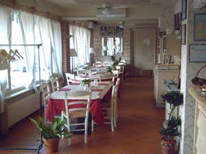 Interno dell'Osteria Mapi