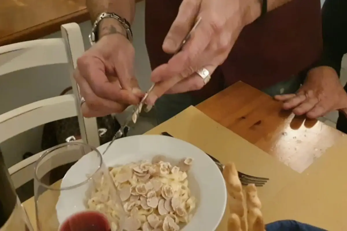 A Bene Vagienna in Piemonte, Giuseppe Cristini inaugura la stagione del tartufo bianco