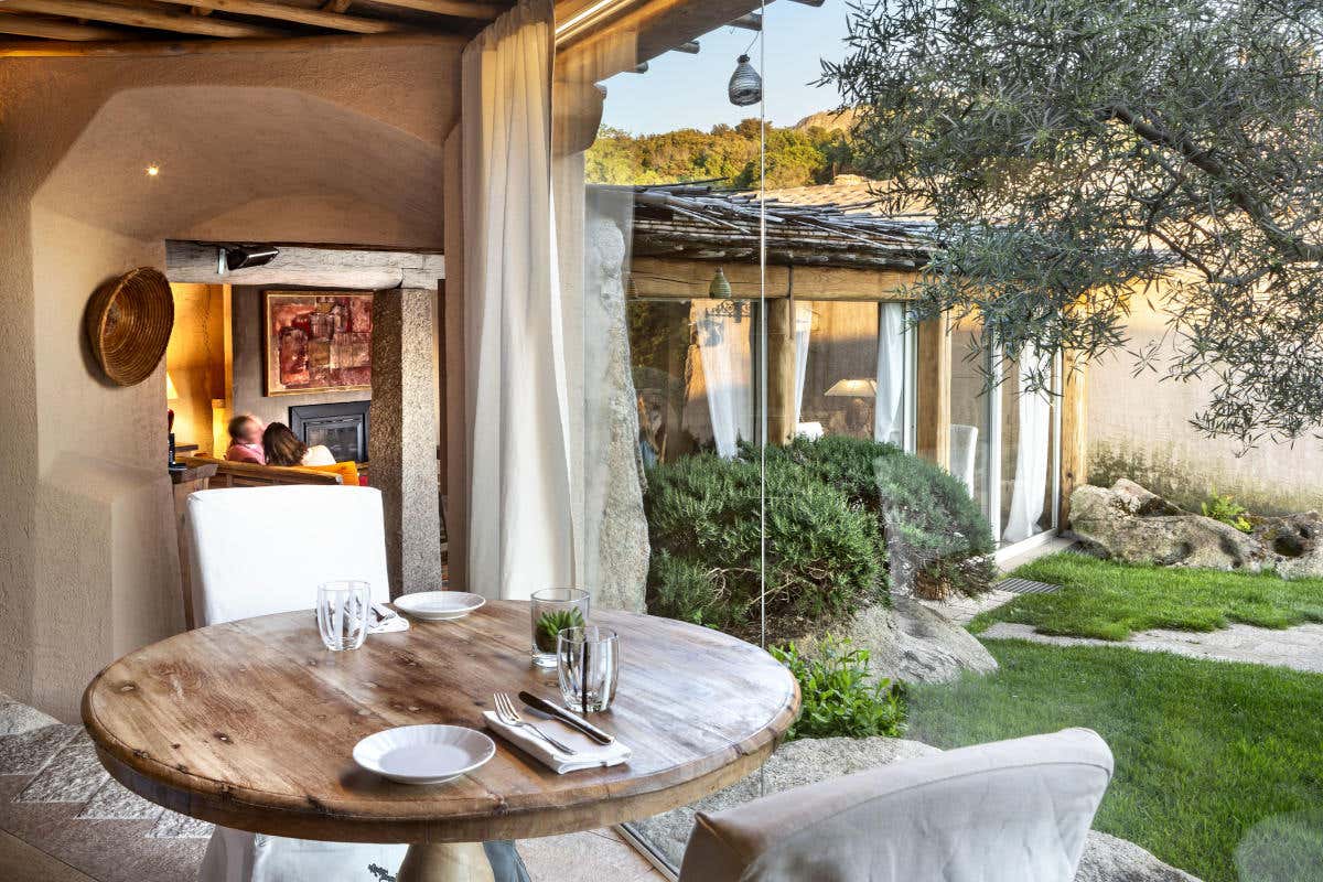 L'Osteria del Mirto offre piatti dalla tradizione mediterranea Petra Segreta: un resort tra lusso e riservatezza in Sardegna
