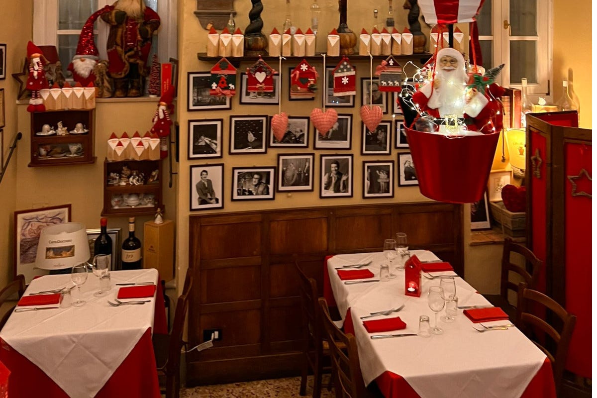 Osteria del teatro Natale e Capodanno: fuga gourmet e atmosfere suggestive tra Toscana e Umbria