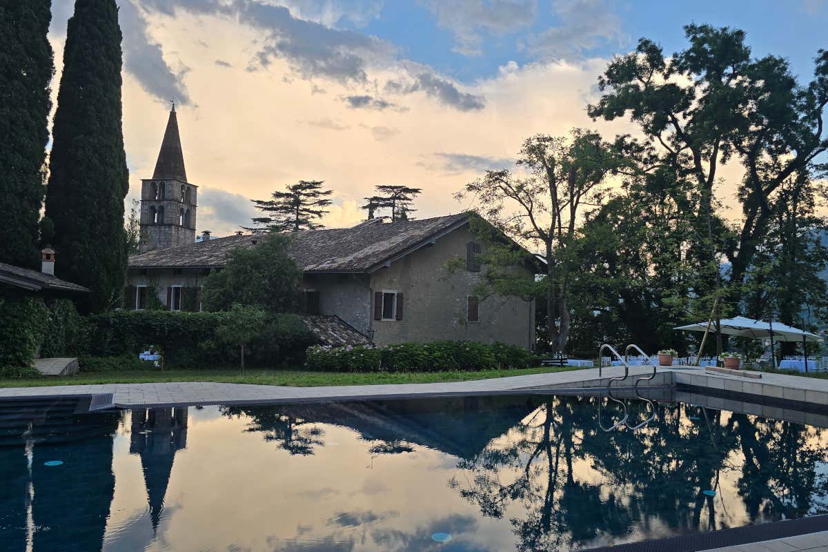 Valérie Bossi Fedrigotti brinda con il Pinot Bianco Oxenfeld