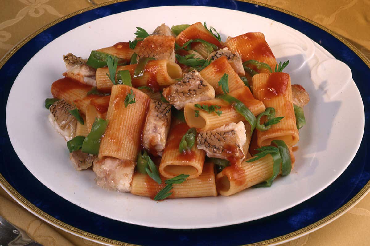 Paccheri al ragu di scorfano Alla scoperta dello scorfano, ottimo per le zuppe ma non solo Paccheri al ragu di scorfano Alla scoperta dello scorfano, ottimo per le zuppe ma non solo