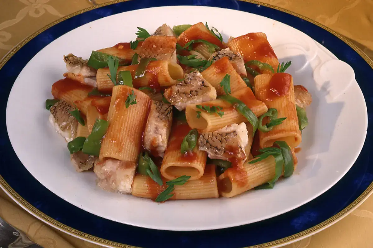 Paccheri al ragu di scorfano Alla scoperta dello scorfano, ottimo per le zuppe ma non solo