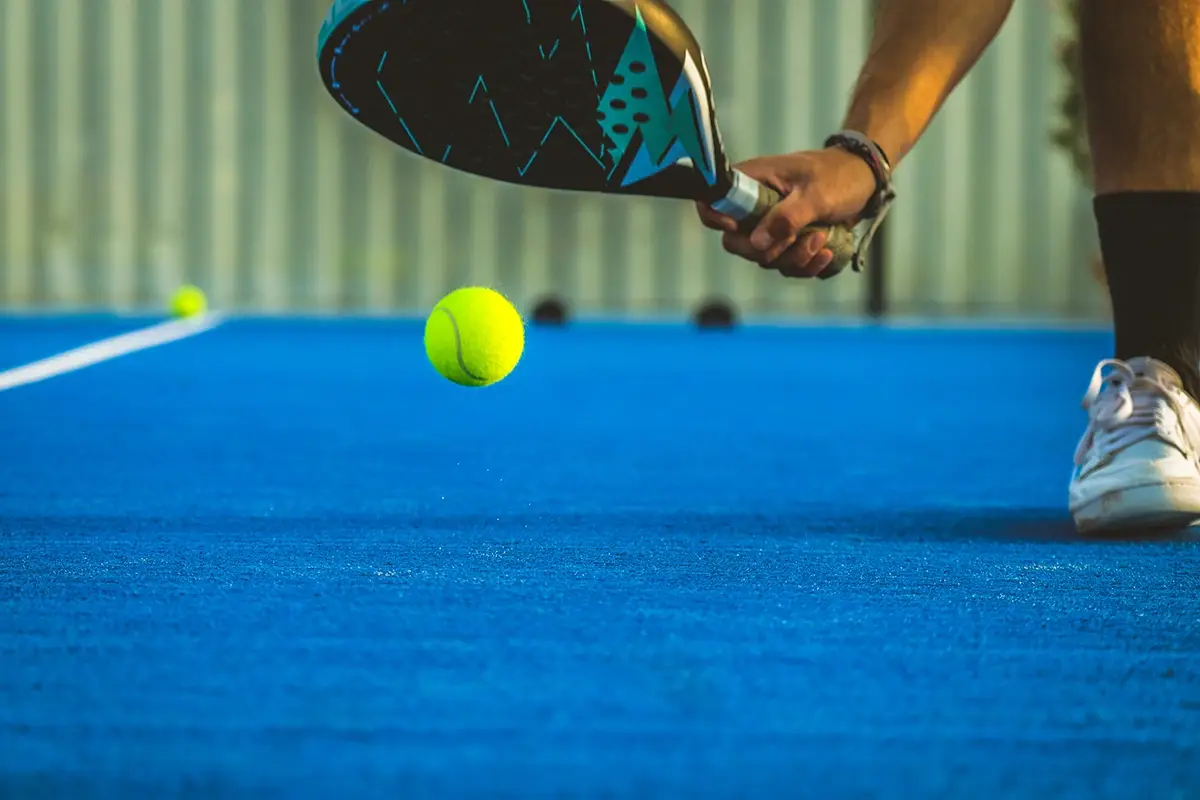 Padel: gli infortuni alla spalla pi&ugrave; comuni Giochi a Padel: occhio a questi infortuni