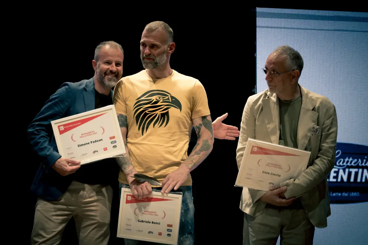 Da sinistra, Padoan, Bonci e Coccia&nbsp; 50 Top Pizza Italia, podio tutto campano: ecco la classifica delle migliori pizzerie