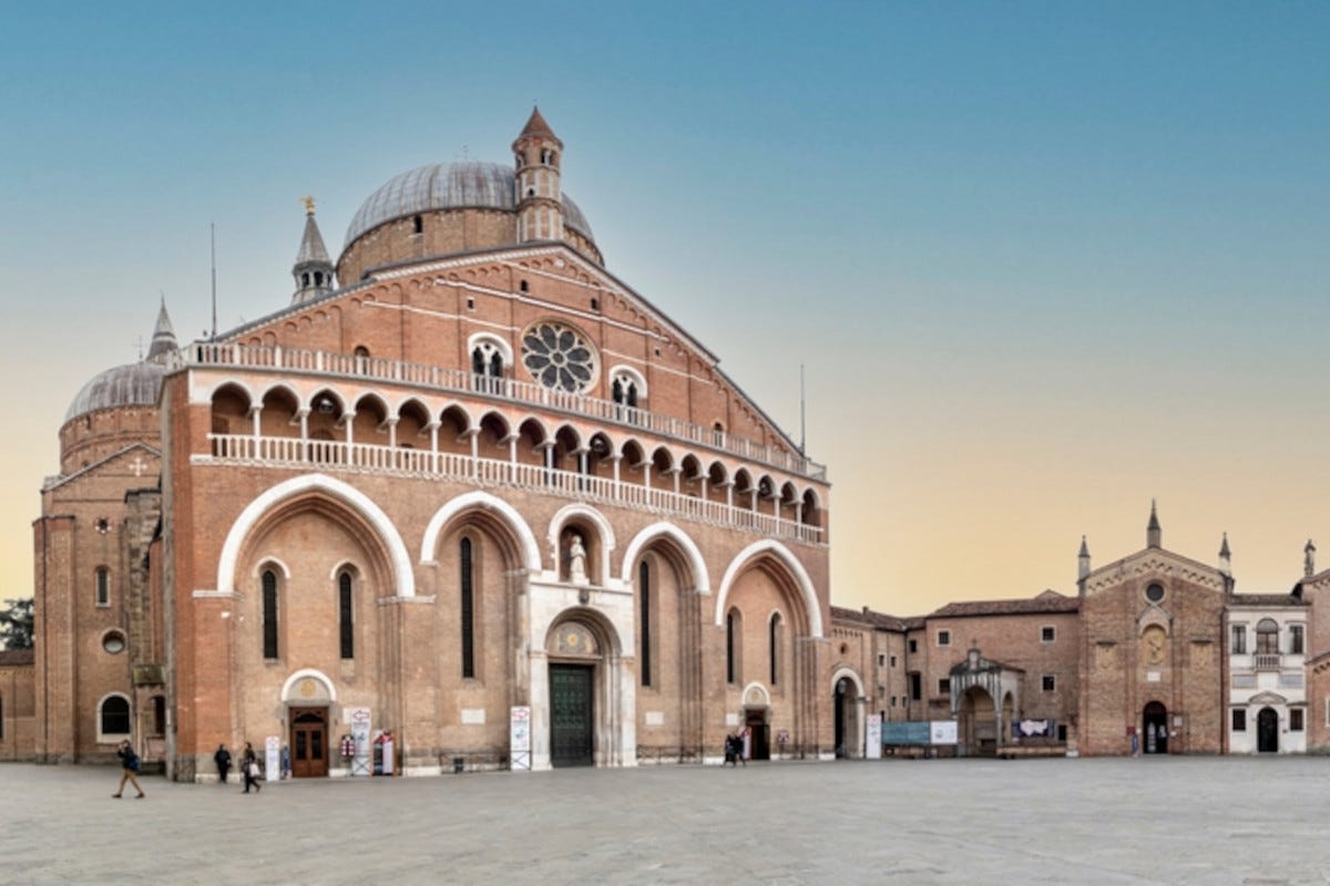 La Basilica di Padova Venezia, Padova e Verona: alla scoperta di tesori nascosti e delle migliori pizzerie