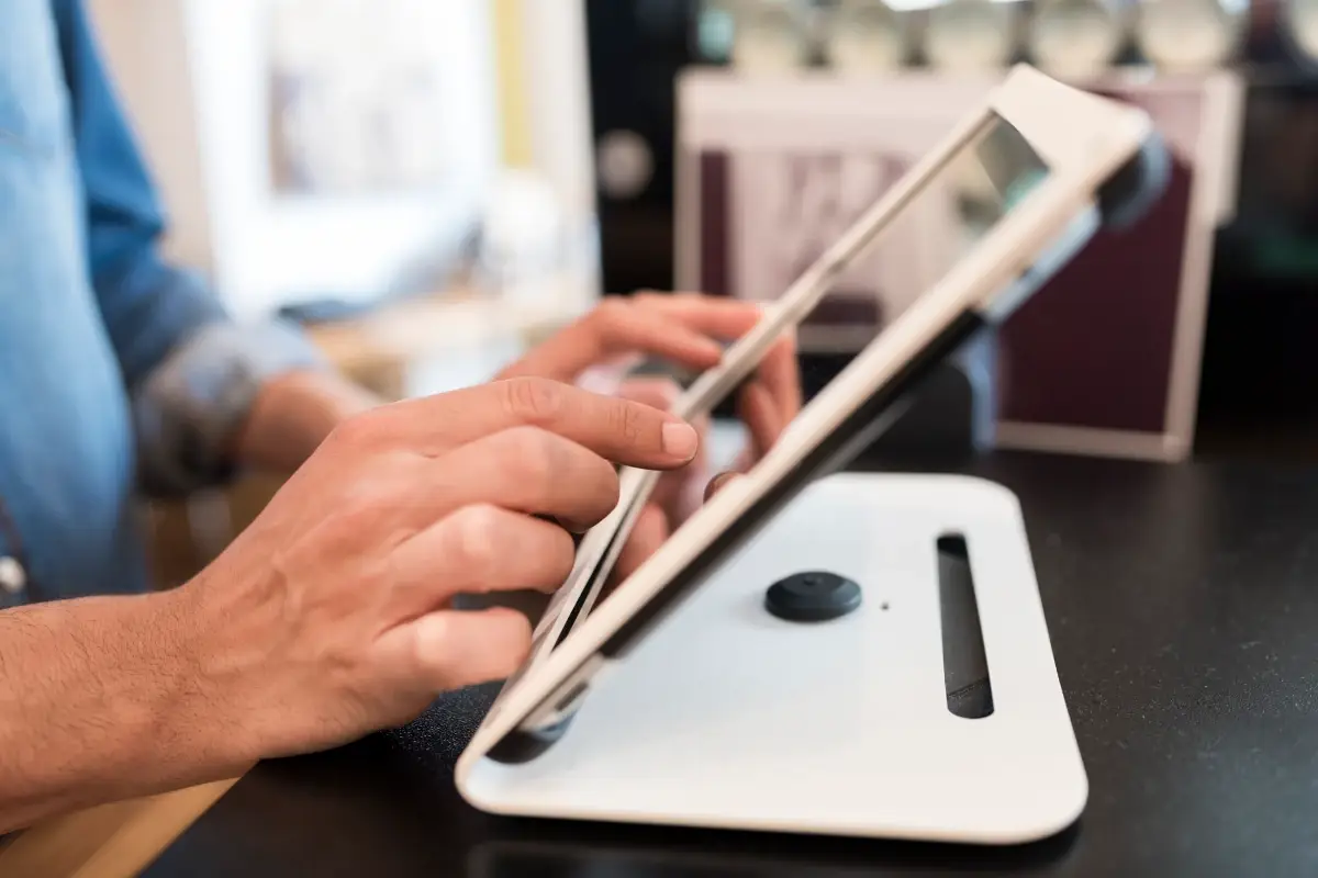 Multe a chi non accetta il bancomat, Confcommercio: &ldquo;Meno costi e commissioni&rdquo;