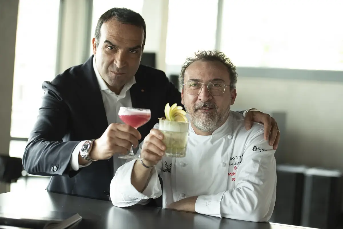 Da sinistra Edoardo Trotta e Lino Scarallo Palazzo Petrucci festeggia 15 anni e inaugura Cucina Lievitata