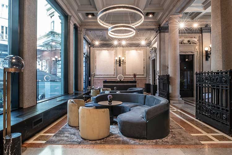 La lobby del Radisson Collection Hotel Palazzo Touring Club a Milano Radisson Group scommette sull'Italia e punta a gestire 30 hotel in cinque anni