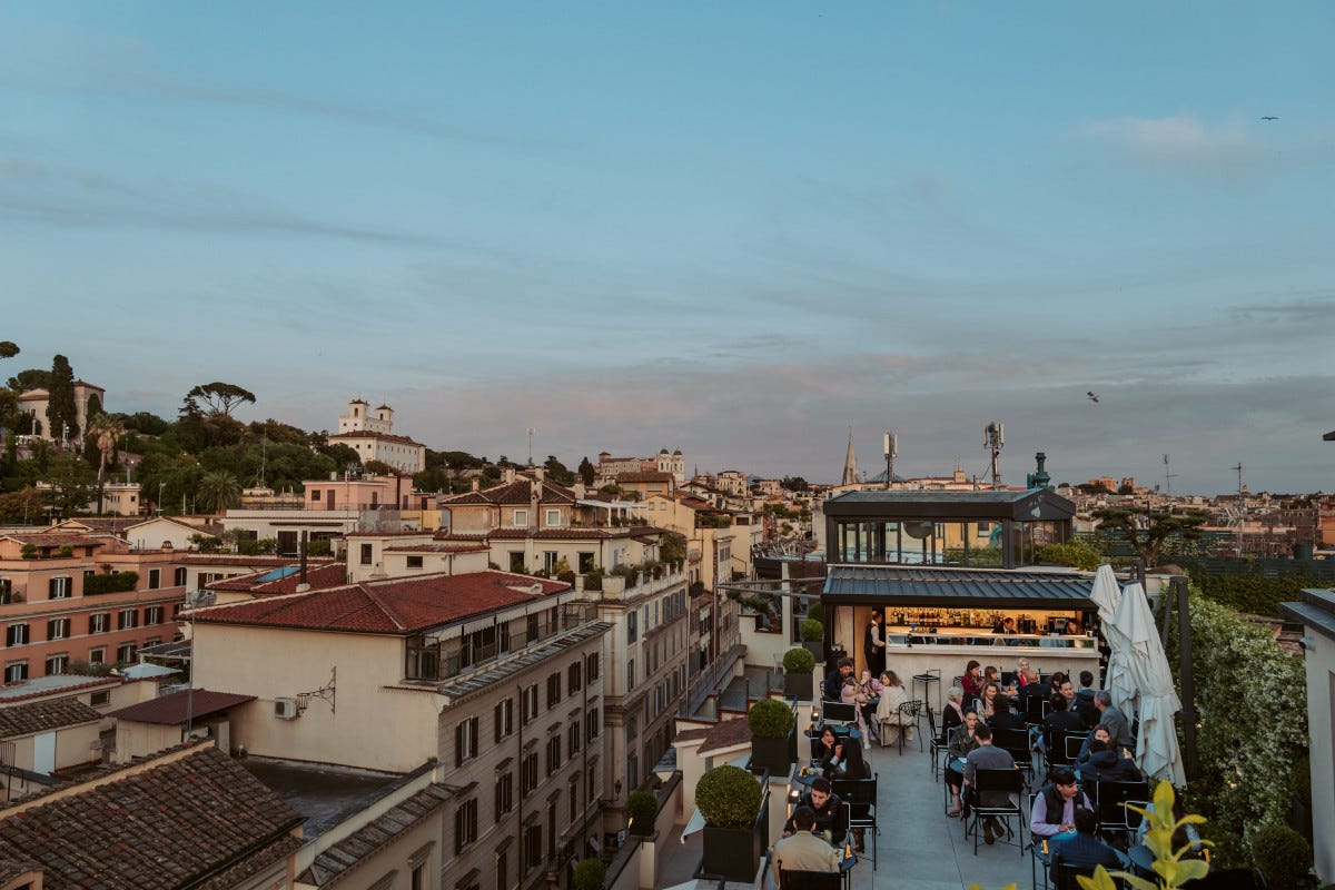Aperitivi e dopocena con vista sulla Città eterna Terrazza Nainer vista sul centro di Roma dall'aperitivo al dopocena