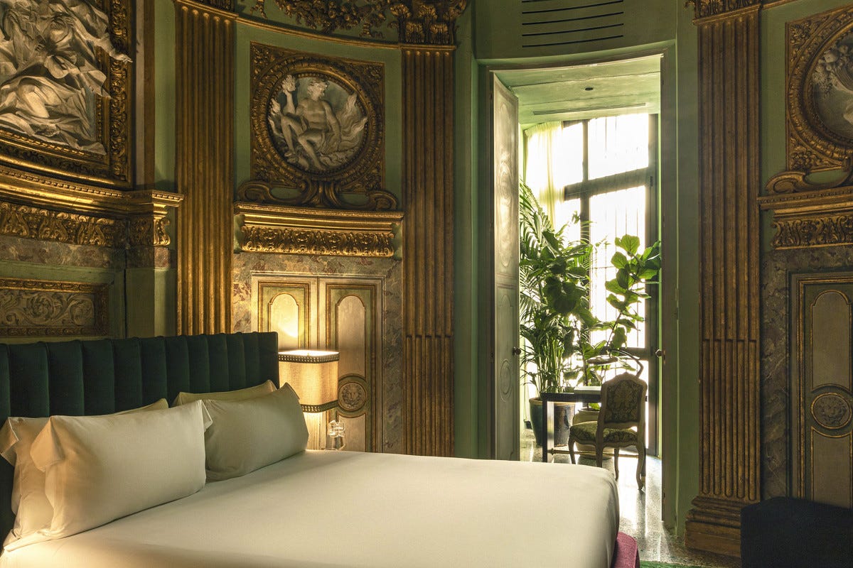 Una stanza dell'hotel Vilòn (foto di Mattia Aquila) Hotel Vilòn a palazzo Borghese soggiorni tra l'arte e la storia di Roma