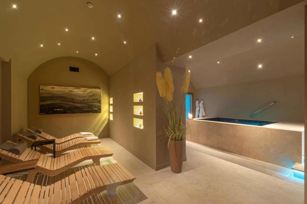 Palazzo Dama, tra camere raffinate ed eredità aristocratica a Roma Palazzo Dama, tra camere raffinate ed eredità aristocratica a Roma