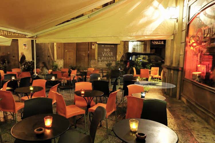 Qvivi - Palermo fa i conti con le restrizioni I locali della movida chiedono aiuti Qvivi - Palermo fa i conti con le restrizioni I locali della movida chiedono aiuti