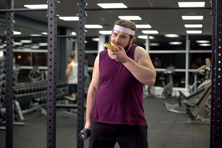 L'attività fisica serve, ma è necessaria anche una corretta alimentazione (Perdere peso, la palestra non basta)