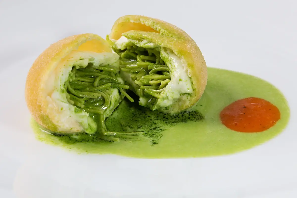 Palla di mozzarella Una terra, una famiglia e una chef stella Michelin: la ricetta vincente de Le Colonne