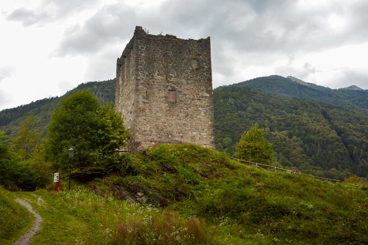 In Carnia, il borgo che racconta le tradizioni di un popolo attraverso il legno In Carnia, il borgo che racconta le tradizioni di un popolo attraverso il legno