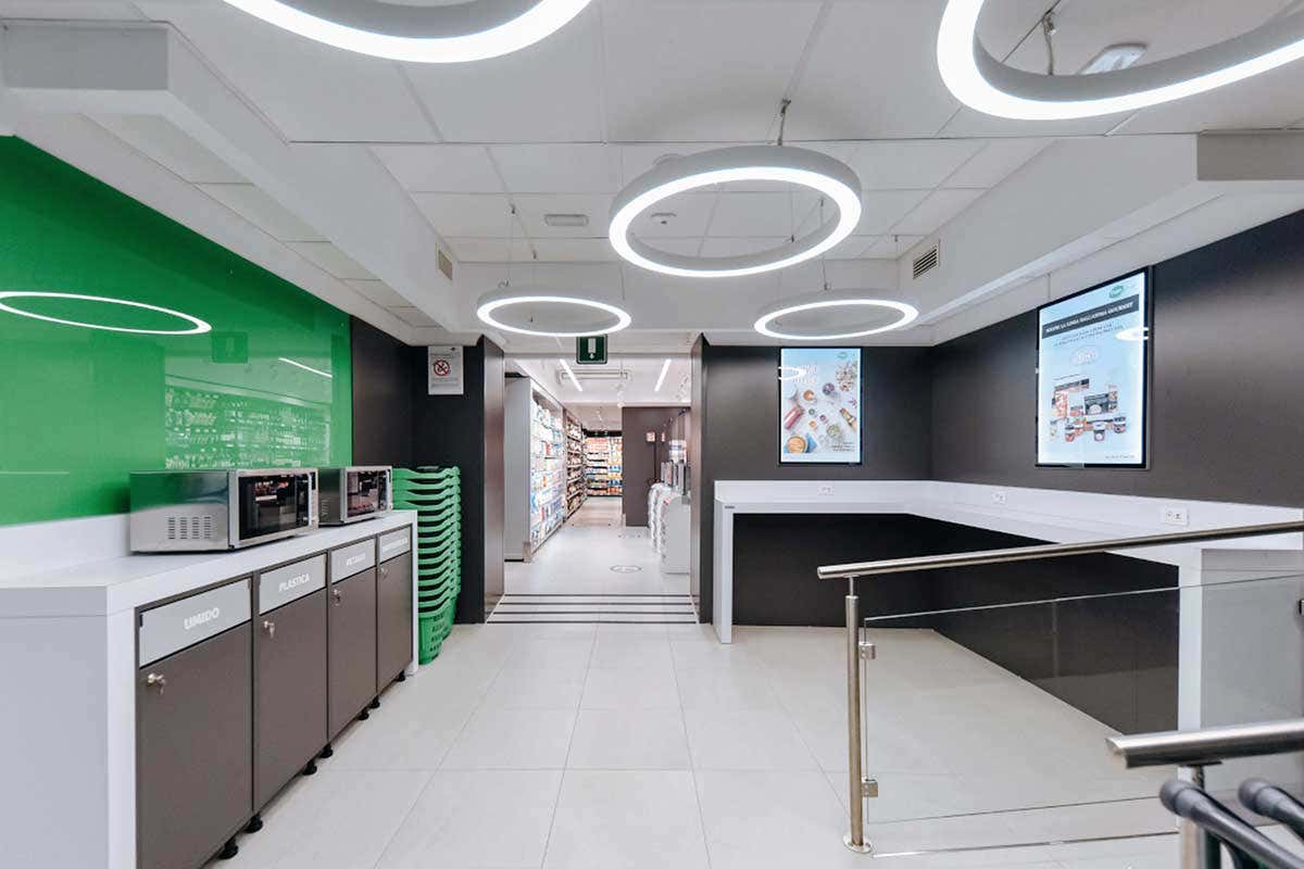 La sala ristoro disponibile all'interno del Pam Local di via Panisperna a Roma Tripletta di aperture franchising per Pam che si espande con i format Local e City