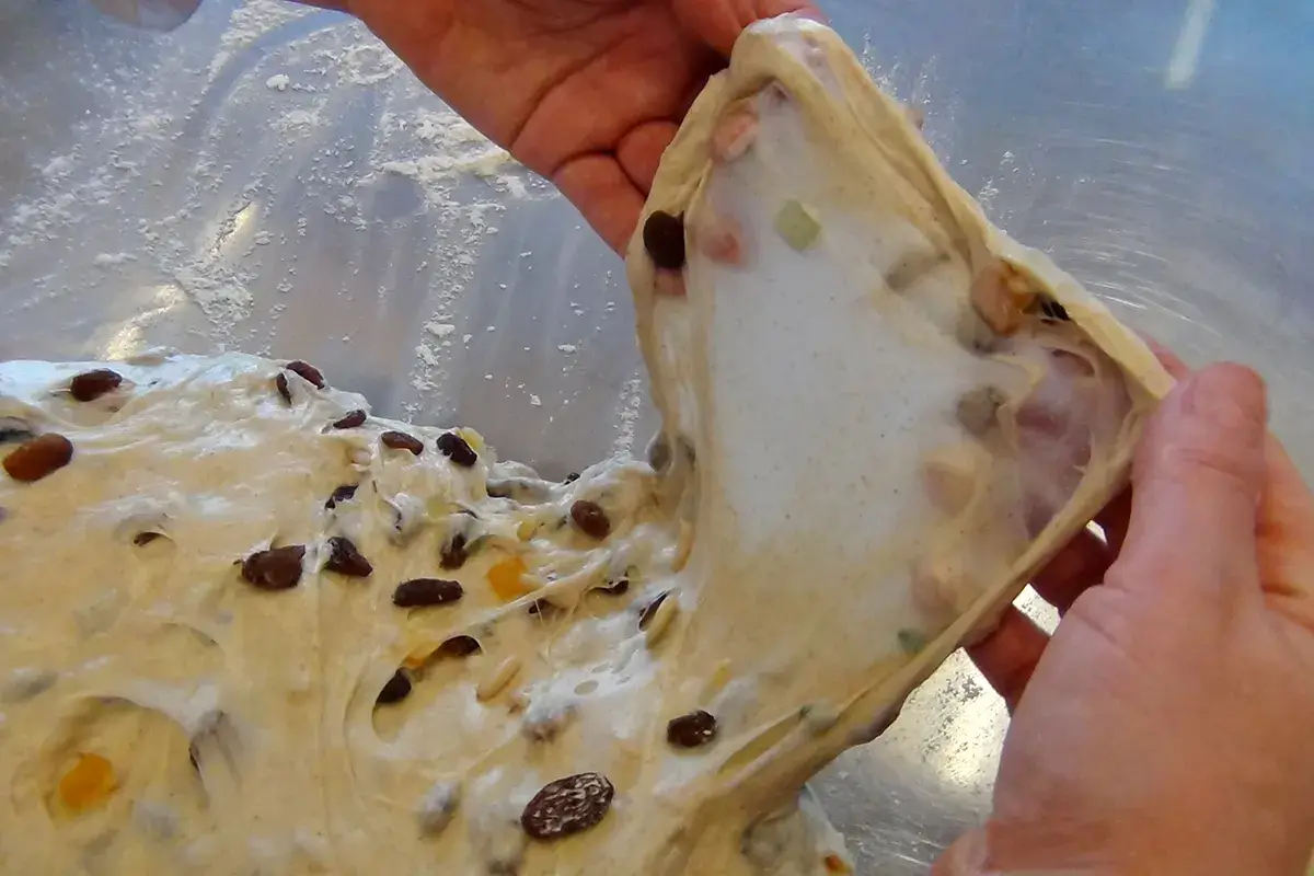 Impasto del pandolce con Vitala+ Grano Saraceno Vitala, farine e miscele di qualit&agrave; per grandi lievitati