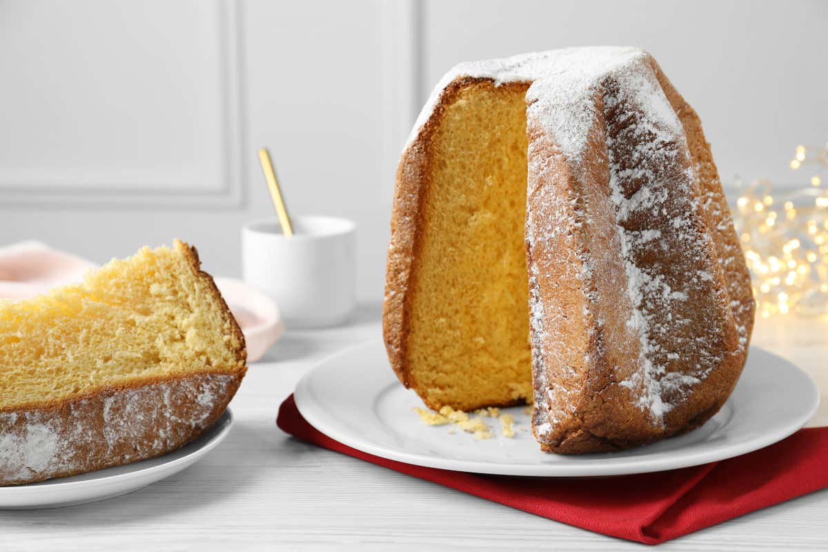 Pandoro ricetta tradizionale e varianti: attenzione a ingredienti e calorie