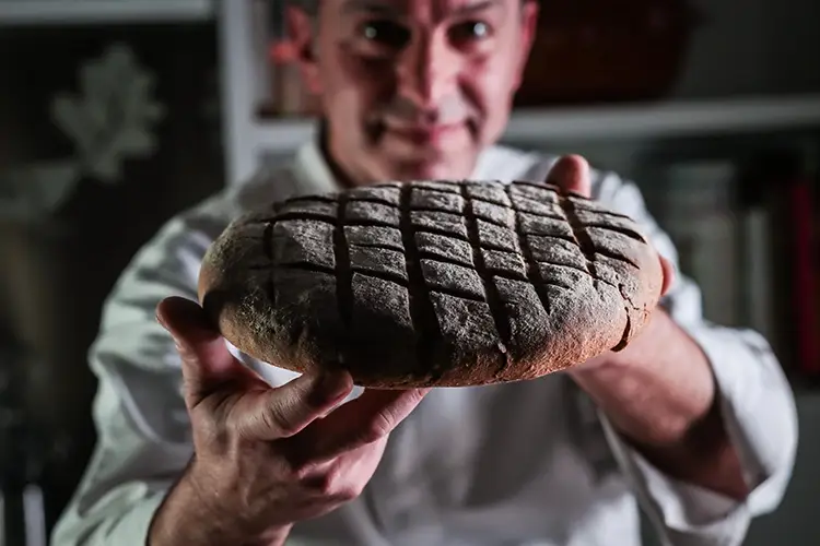 Un&rsquo;antica ricetta toscana, simile al pane orzao, tra l&rsquo;integrale e il non lievitato Il Pane di Dante unisce l&rsquo;Italia Tanti eventi sull'Appennino