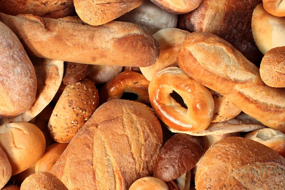 Addio a rosette, michette? Gli italiani comprano pane da un chilo per risparmiare
