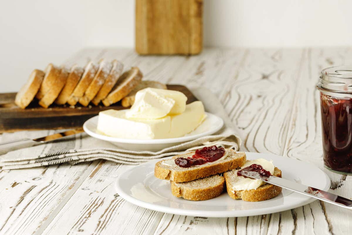 Pane burro e marmellata: la tradizionale colazione italiana che resite nel tempo