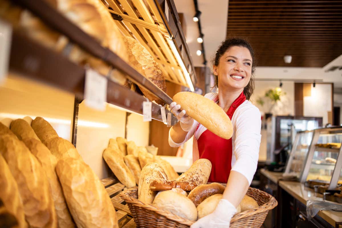 La proposta distingue pane fresco e surgelato imponendo nuove regole di vendita