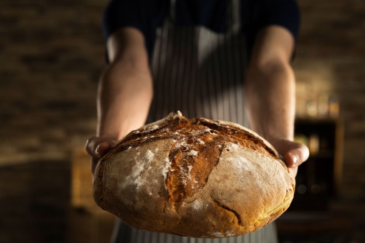 È giusto far pagare il pane a parte al ristorante? Cosa ne pensano gli chef
