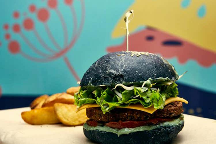La grigliata di eco-salsicce nei nuovi menu green degli italiani