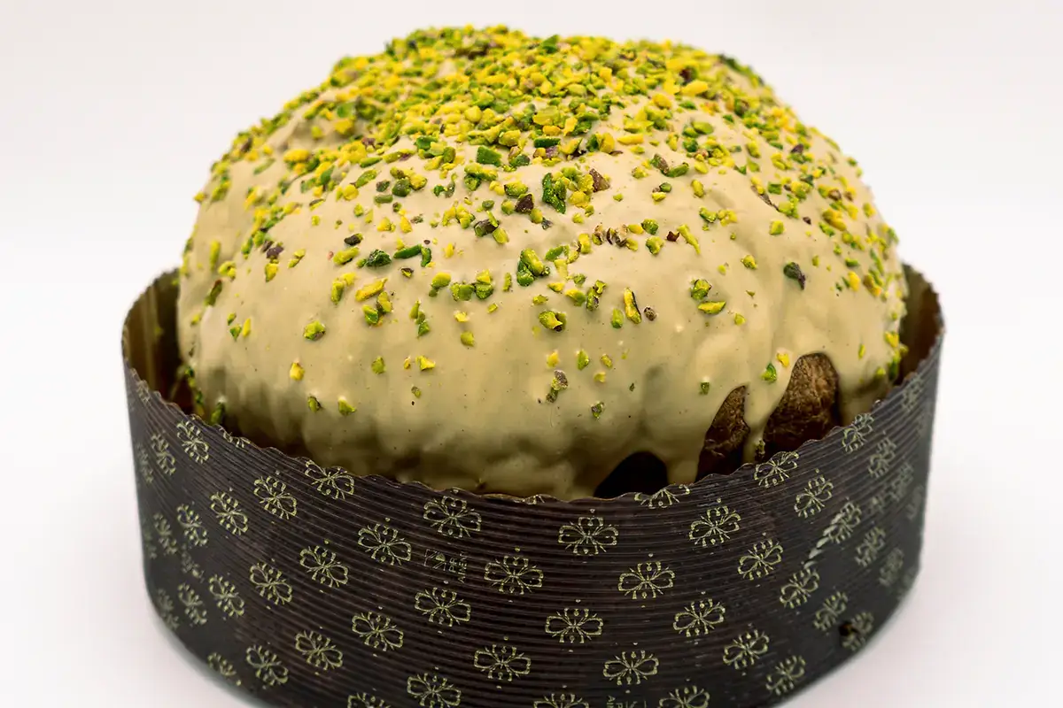 Il panettone al pistacchio, la novit&agrave; del Natale 2021 del ristorante San Domenico di Imola Tripletta di panettoni per il Natale targato San Domenico