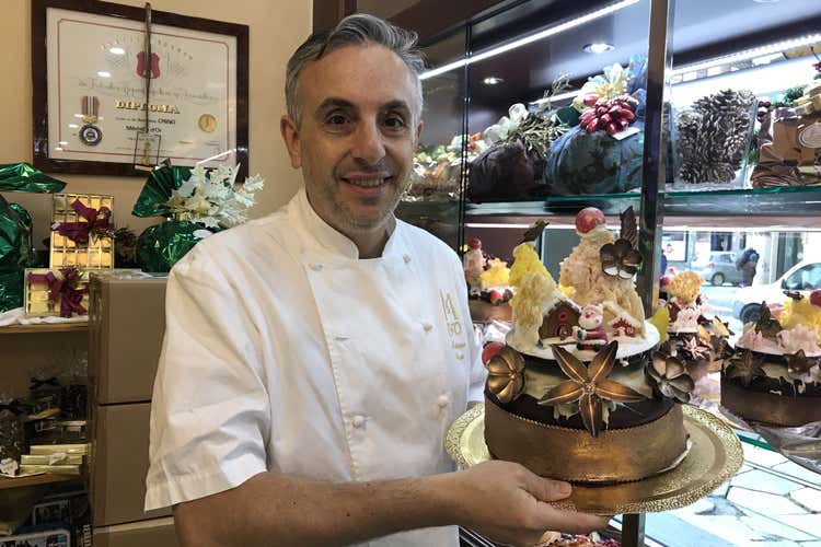 Massimo Crinò e il suo panettone (Un Natale dolce e solidale Milano scopre il panettone sospeso)