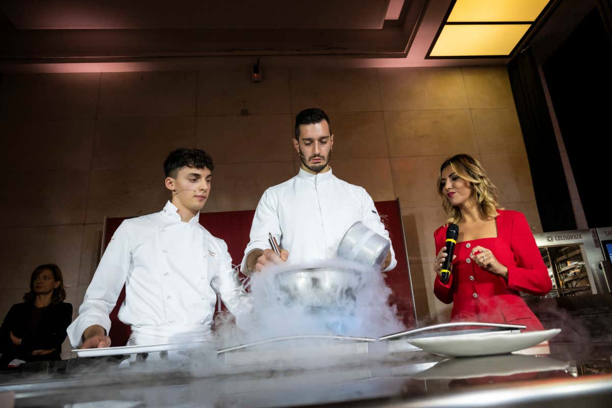 Panettone Maximo 2025: Roma celebra il dolce di Natale con gusto e spettacolo Panettone Maximo 2025: Roma celebra il dolce di Natale con gusto e spettacolo