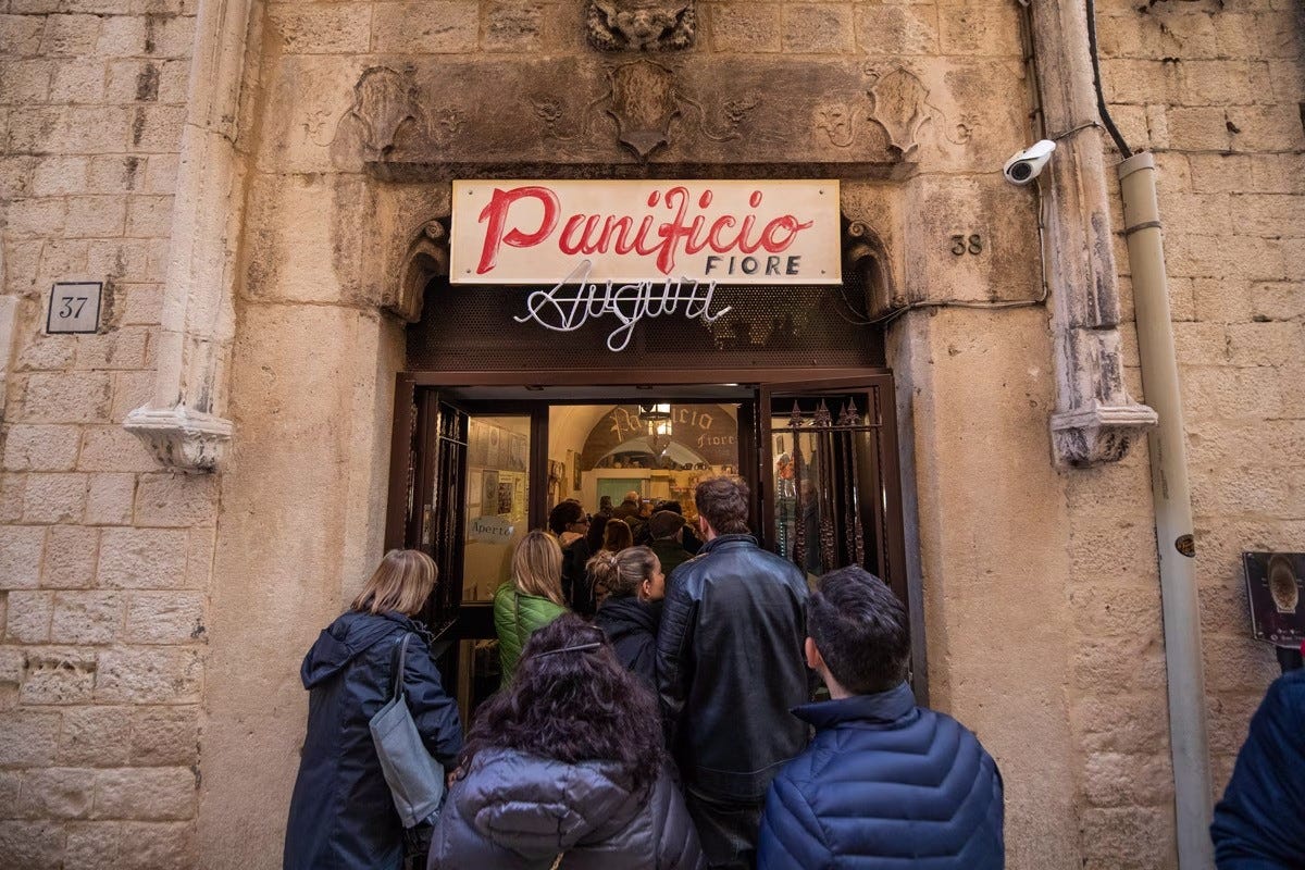 Viaggio in Puglia: dalla focaccia all'aloe, dai matrimoni allo street food