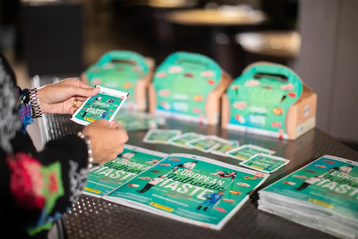 L&rsquo;album &egrave; realizzato grazie alla collaborazione con il Gruppo Panini Editore In arrivo il nuovo album di figurine Panini a tema salumi e frutta&hellip; con Cracco