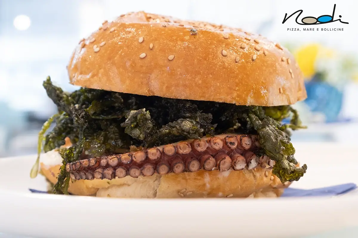 Il pane Gentile di Gragnano e il polpo verace del Mediterraneo. Fonte: Facebook Nodi&hellip; d&rsquo;amore con il cibo e il mare. A Formia nuovo indirizzo gourmet