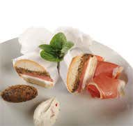 In viaggio con pane e prosciutto In viaggio con pane e prosciutto