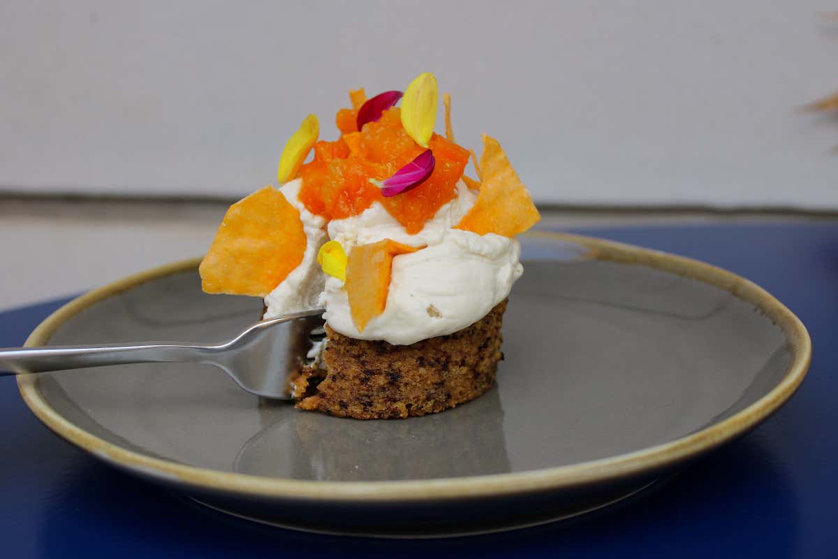 Panna cotta montata al fieno, zucca e polenta Nella cucina del Remulass è arrivato Francesco Vitale