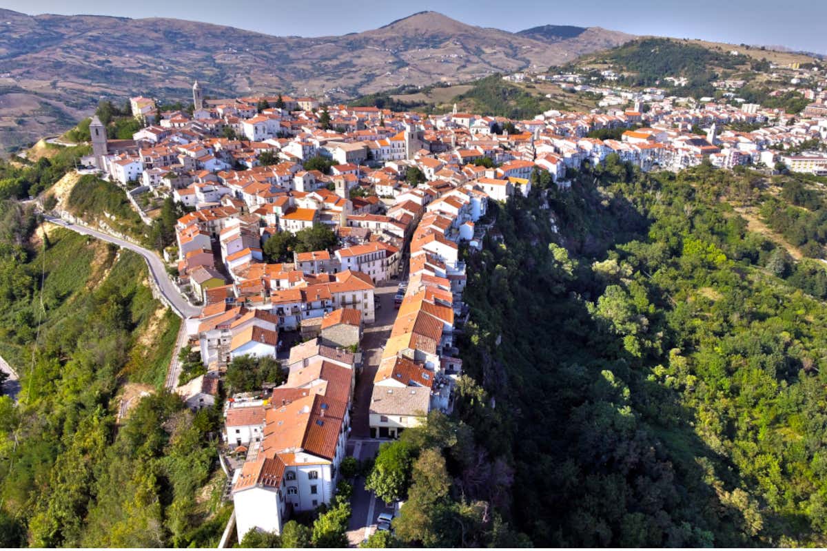 'Ndocciata, quando il borgo si illumina della luce delle fiamme