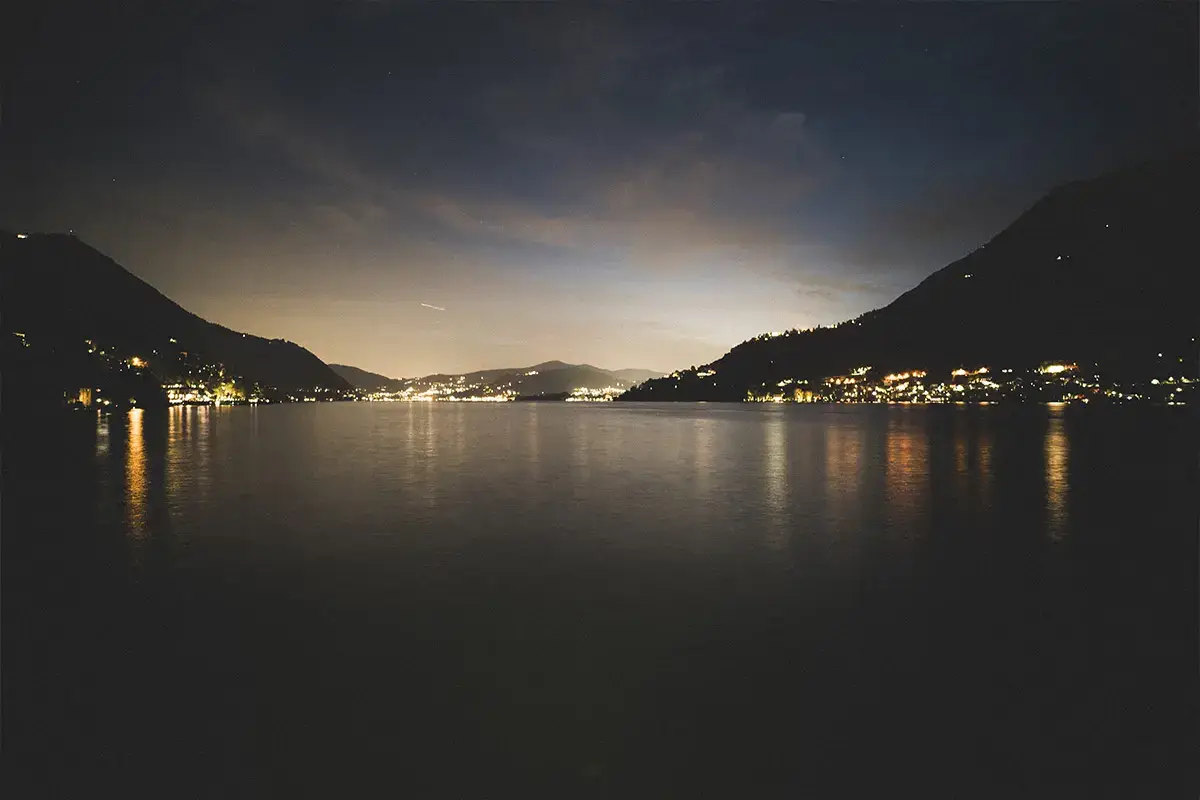 Il panorama del Lario dalla terrazza de Il Belvedere “Nati per stare insieme” sul lago al Belvedere di Torno