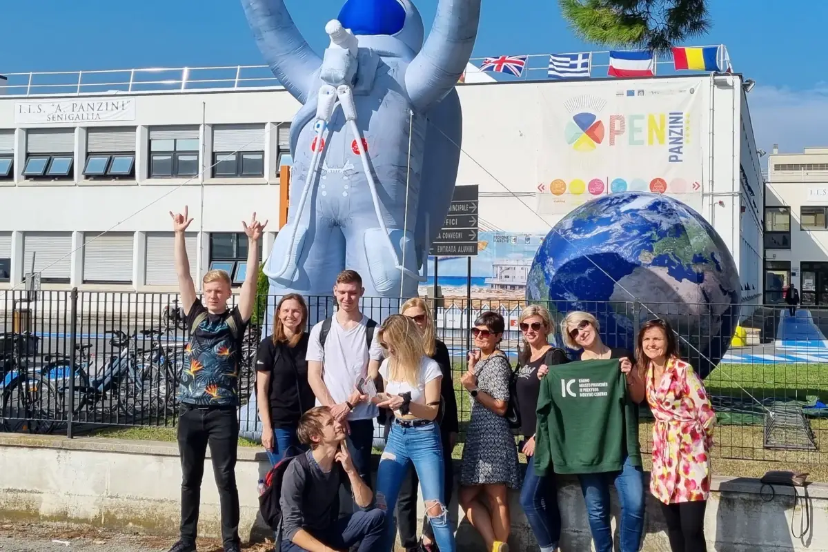 Studenti fuori dall'Istituto Panzini di Senigallia&nbsp; Crisi energetica, personale e formazione: le nuove sfide della ristorazione