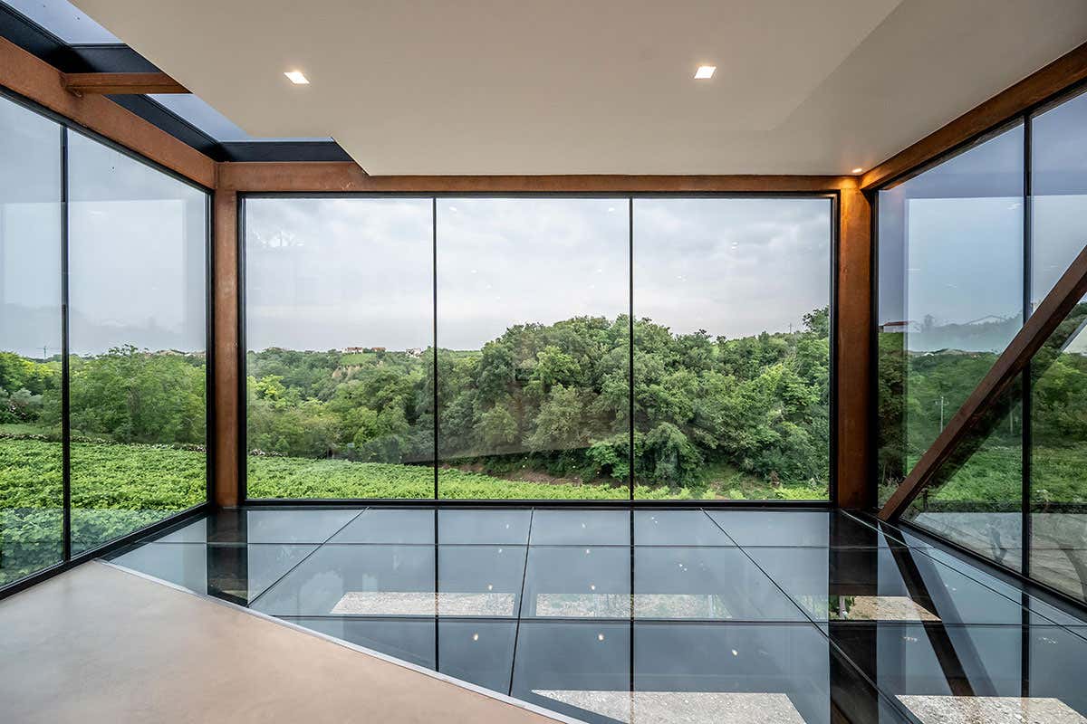 Scoprire l’Abruzzo autentico in un borgo storico con vigneti sospesi sul mare