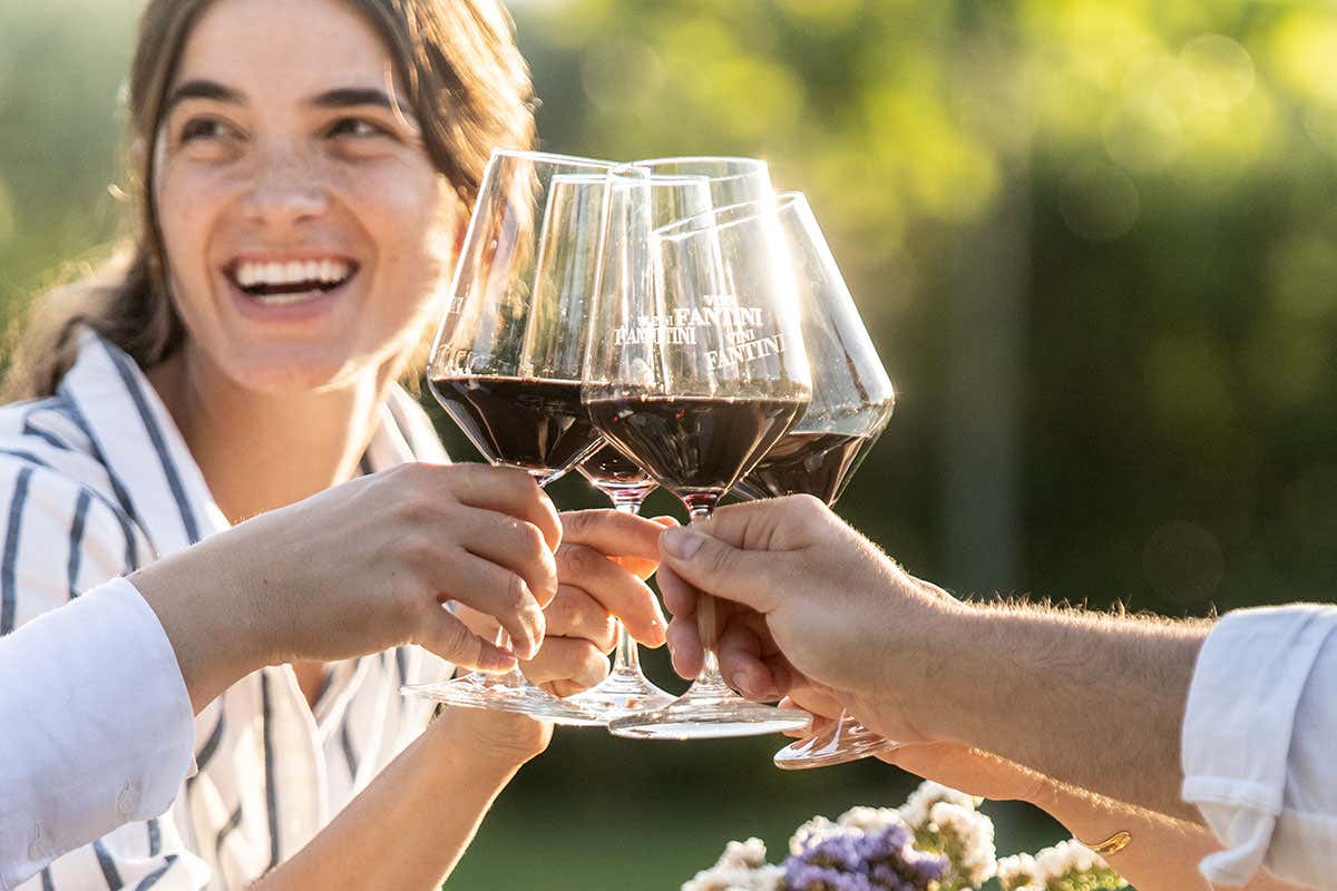 Scoprire l’Abruzzo autentico in un borgo storico con vigneti sospesi sul mare