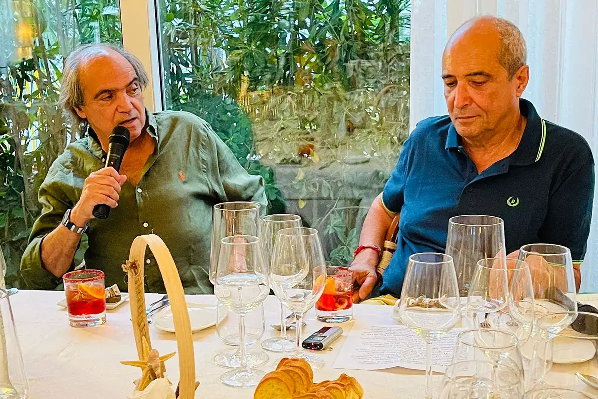 Davide Paolini con Alfredo Antonaros L'ultima abbuffata di Paolini, un viaggio tra i cibi del mondo