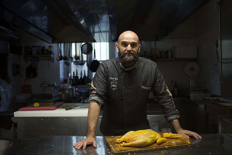 Paolo Gori, uno dei due titolare di Da Burde - &laquo;I politici non ci ascoltano&raquo; E la trattoria scegli di non servirli